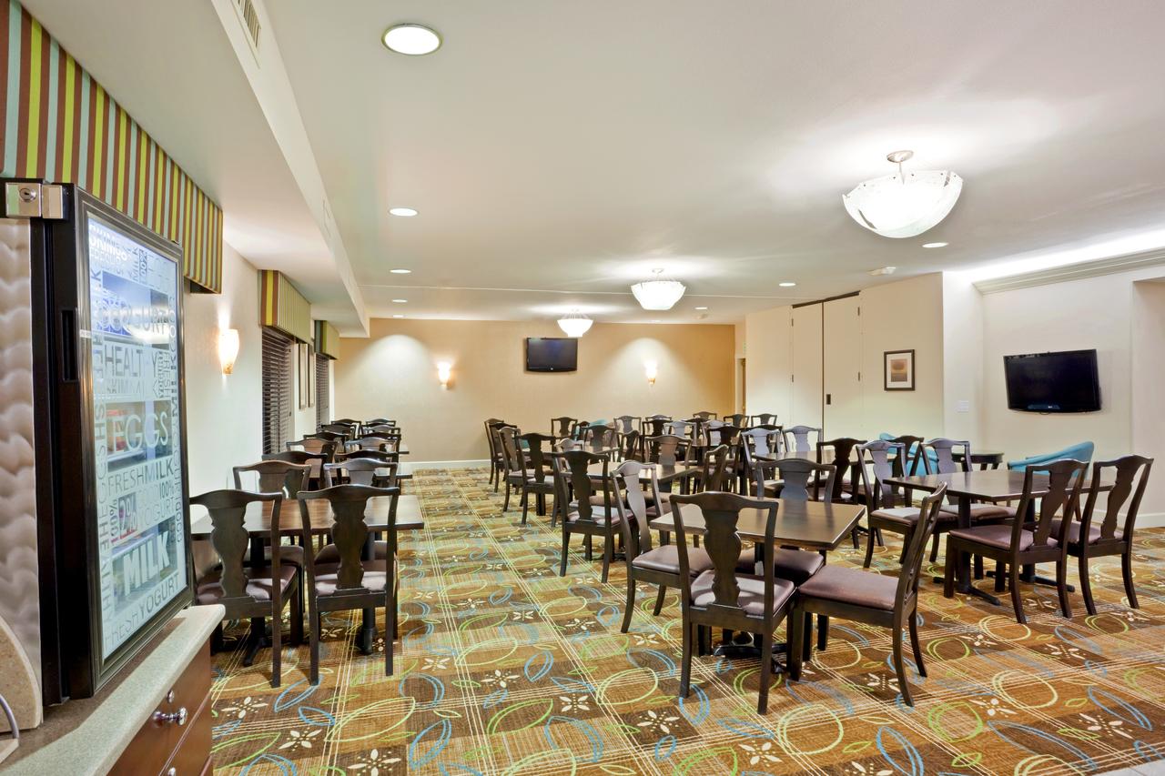 Holiday Inn Express Puyallup - thumb 10