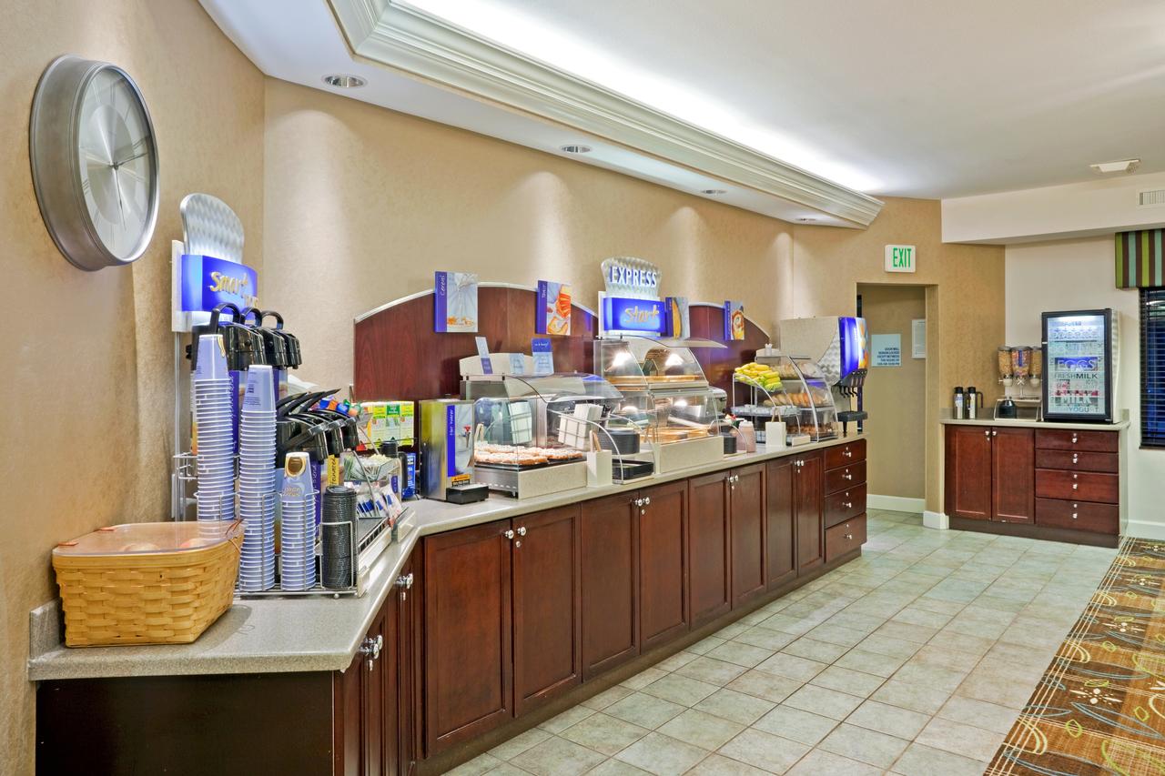 Holiday Inn Express Puyallup - thumb 2