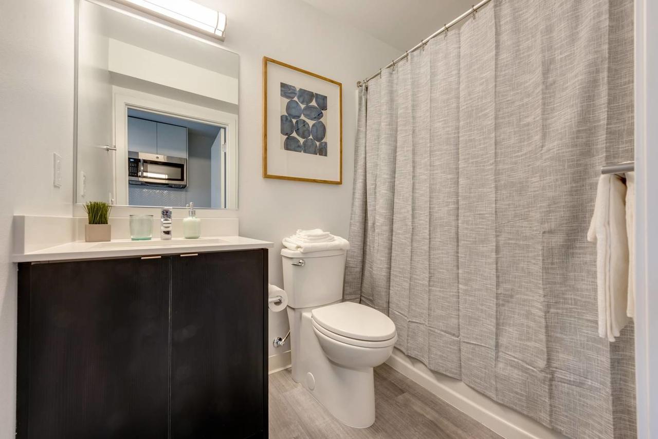 99 WLK Score, WLK To Convention Center Cozy Loft - thumb 4