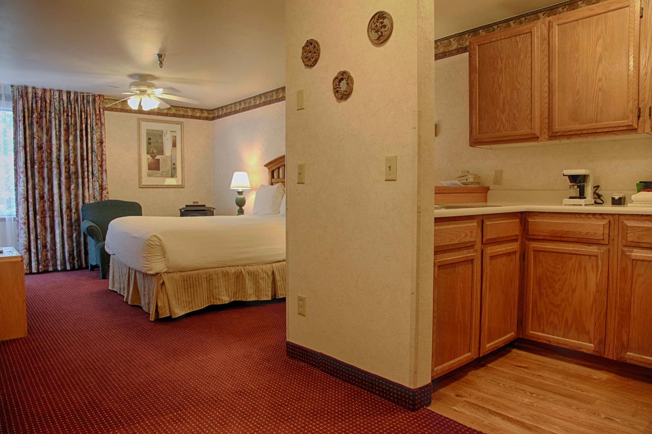 Friday Harbor Suites - thumb 2