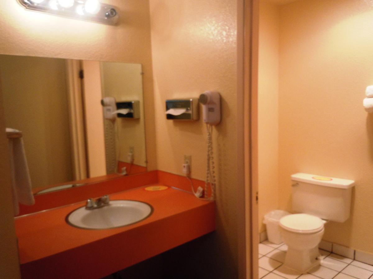 Economy Inn, Yakima - thumb 11