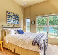 Beaches and Breezes on Wapato - 4 Bed 4 Bath Vacation home in Wapato Point - Accommodation Seattle