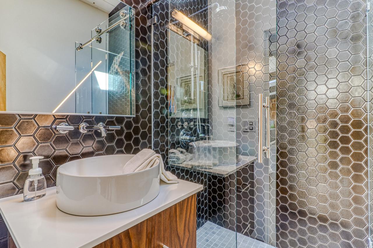 Modern Columbia River View Splendor - thumb 27