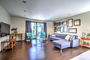 2 Br Modern Condo In Ravenna