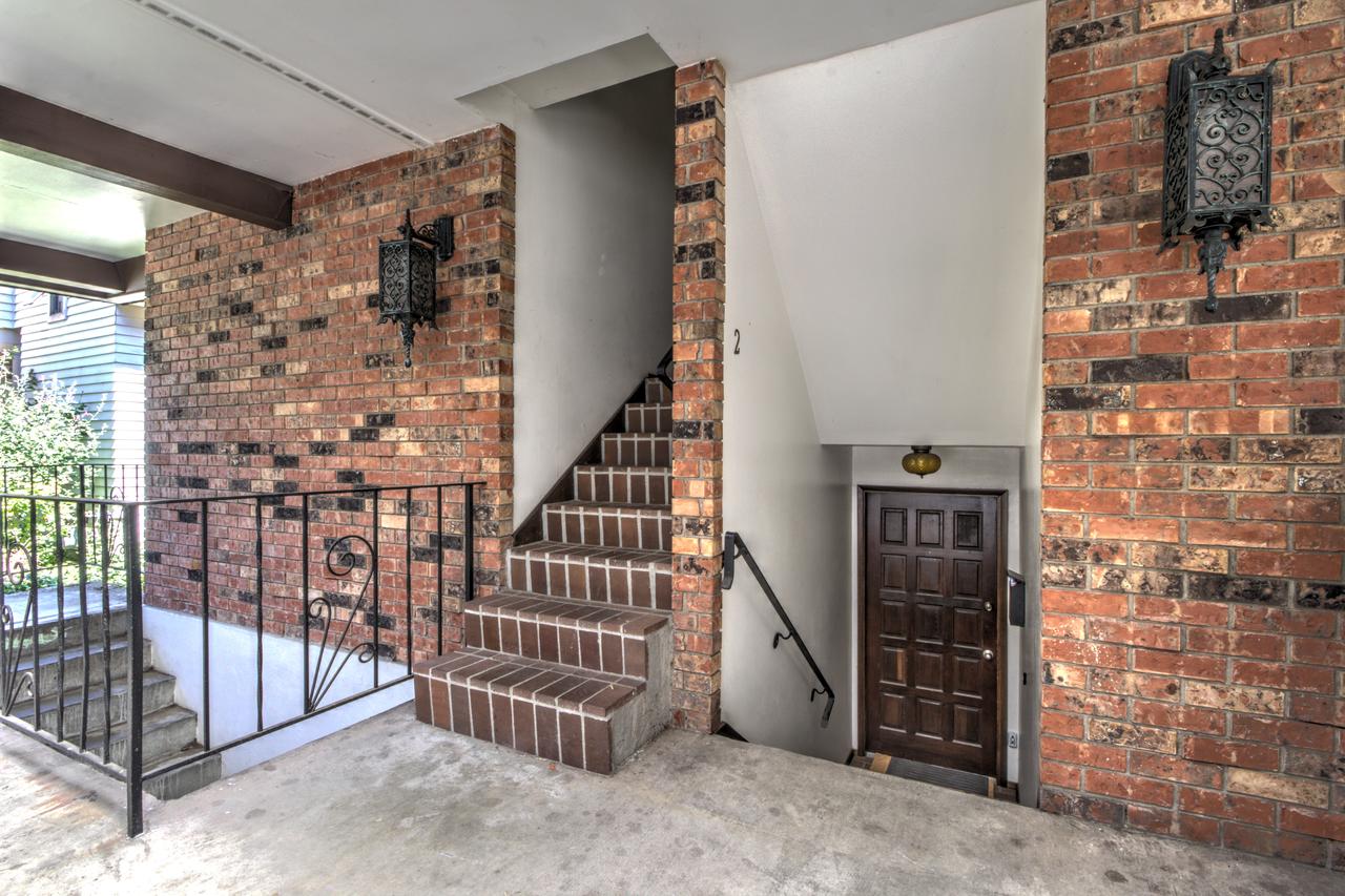 2 Br Modern Condo In Ravenna - thumb 9