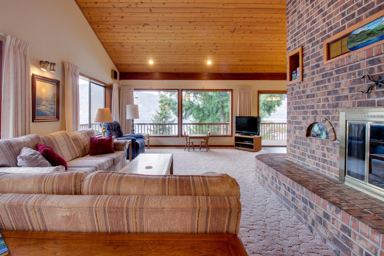 Armstrong Lakehouse - thumb 1