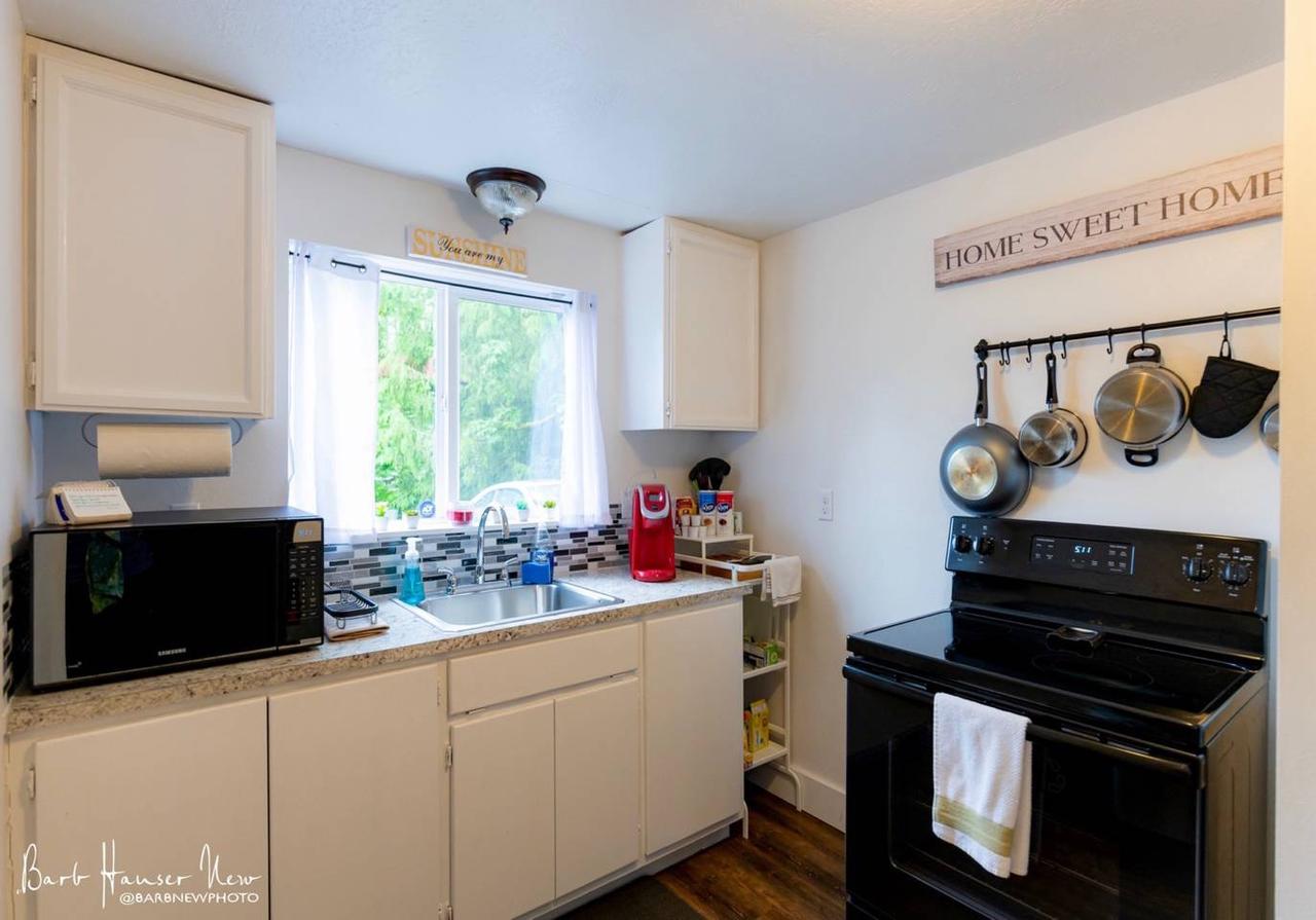 Lake Stevens Full House! Over 1K Sqft! - thumb 10