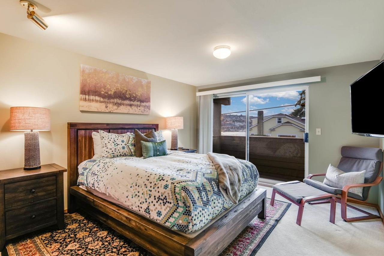 Wallingford Lake House - 4 Bed 3 Bath Vacation Home In Seattle - thumb 10