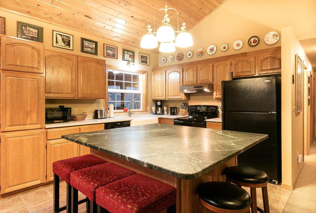 Bjork Creek Cabin - thumb 21
