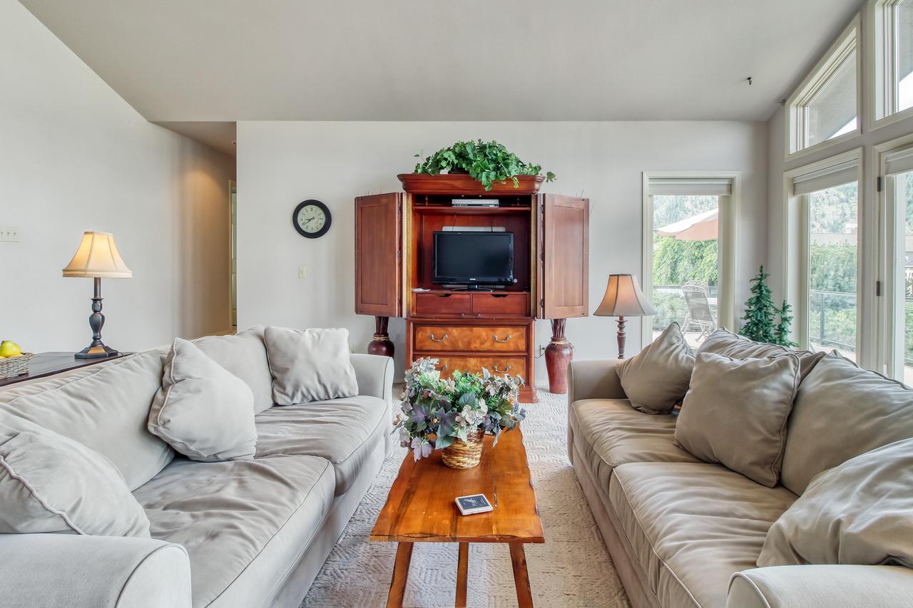 Corey's Lakehouse - thumb 10