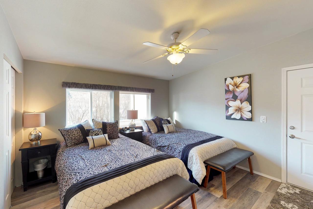 Manson Lake House - thumb 32