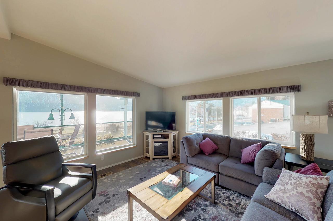 Manson Lake House - thumb 3