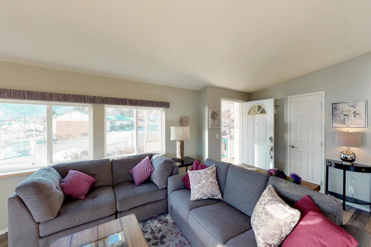 Manson Lake House - thumb 2