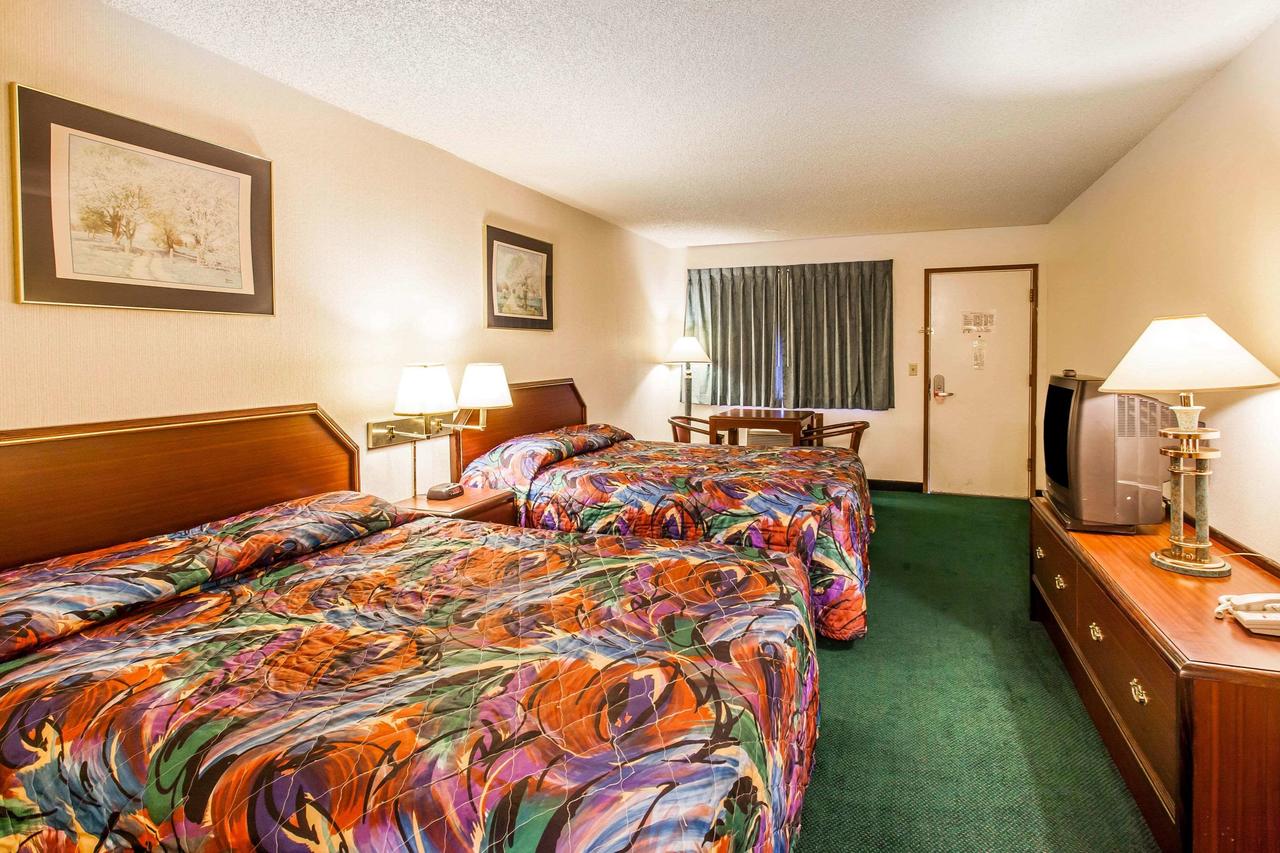 EconoLodge Everett - thumb 2