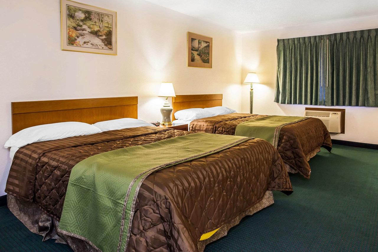 EconoLodge Everett - thumb 25