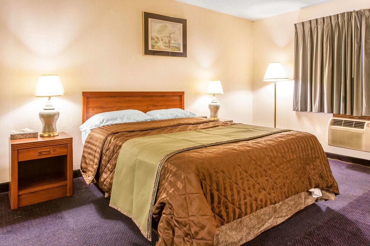 EconoLodge Everett - thumb 20