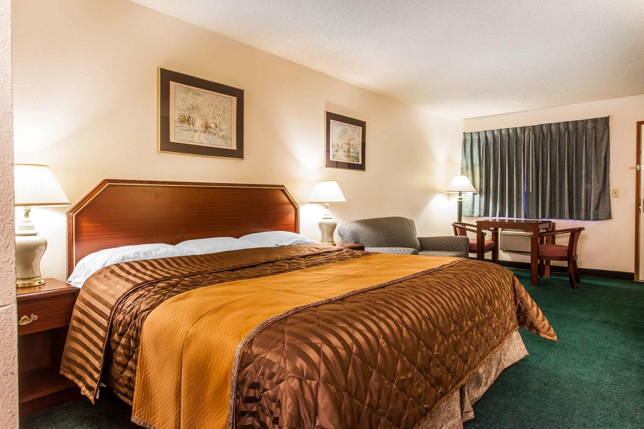 EconoLodge Everett - thumb 12