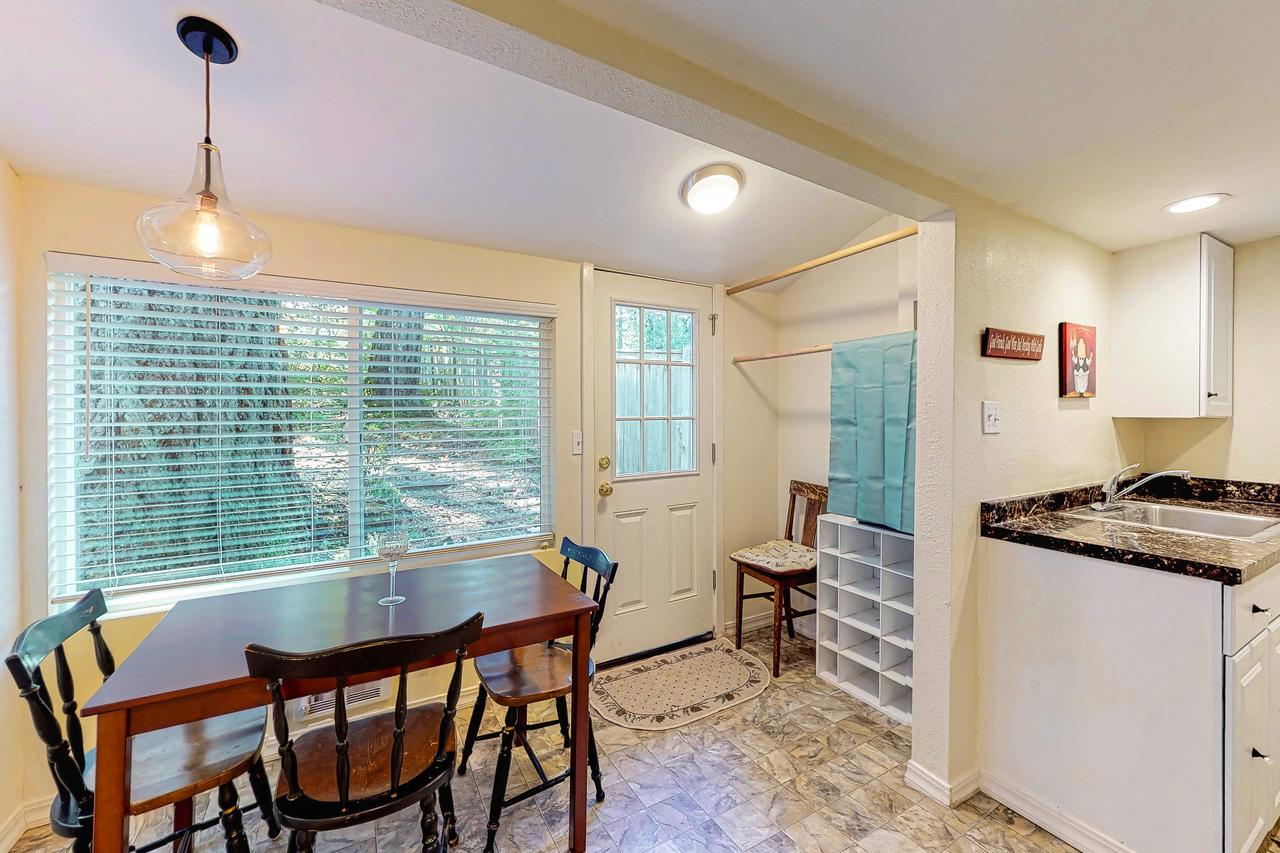 Waterwheel Cottage - 1 Bed 1 Bath Vacation Home In Union - thumb 14