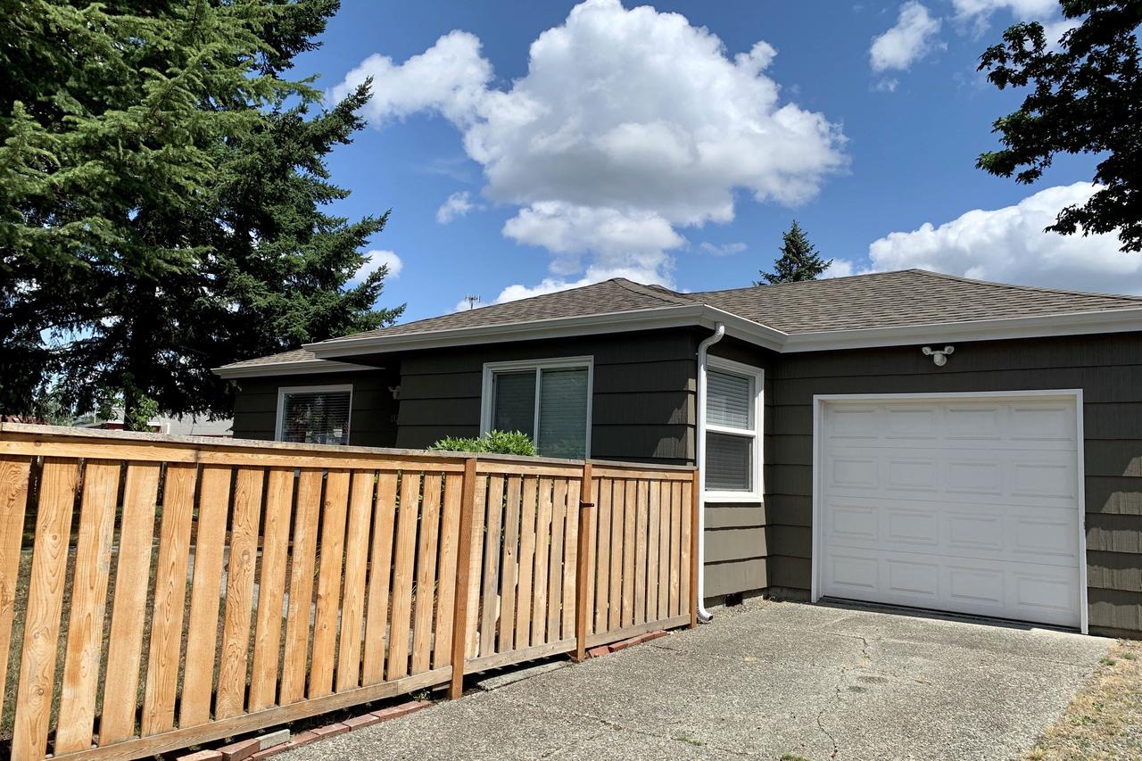 Parkland Bungalow - thumb 0