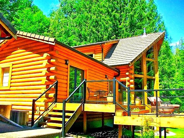 Luxurious Riverfront Log Home Estate - thumb 2