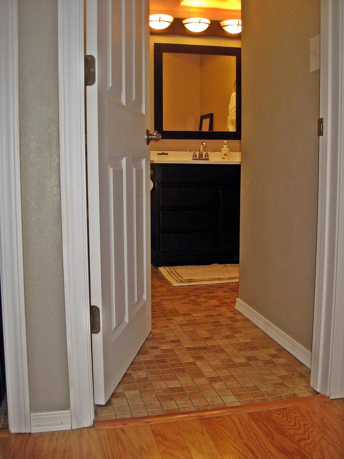 Luxurious Riverfront Log Home Estate - thumb 17