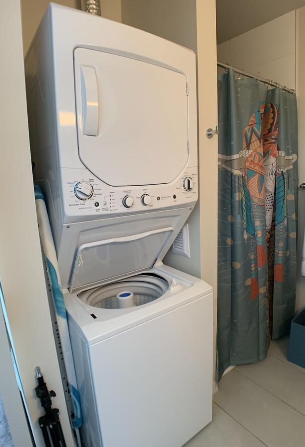 Primo Capitol Hill Studio - Amazing Rooftop Views - thumb 5