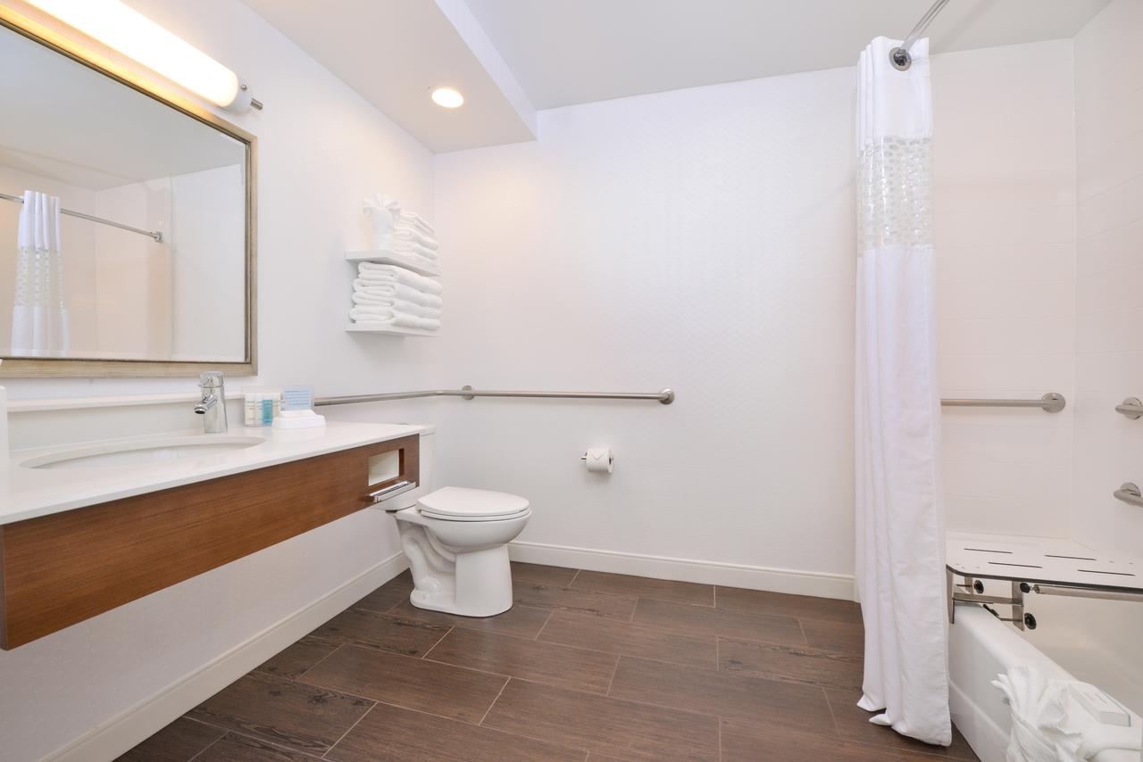 Hampton Inn Martinsburg - thumb 25