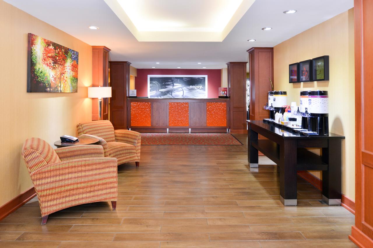 Hampton Inn Martinsburg - thumb 36