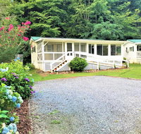 Streams  Dreams in the HEART of The Great Smoky Mountains Sylva NC Sleeps 7Take in the smell of nature while relaxing by th - Accommodation Seattle
