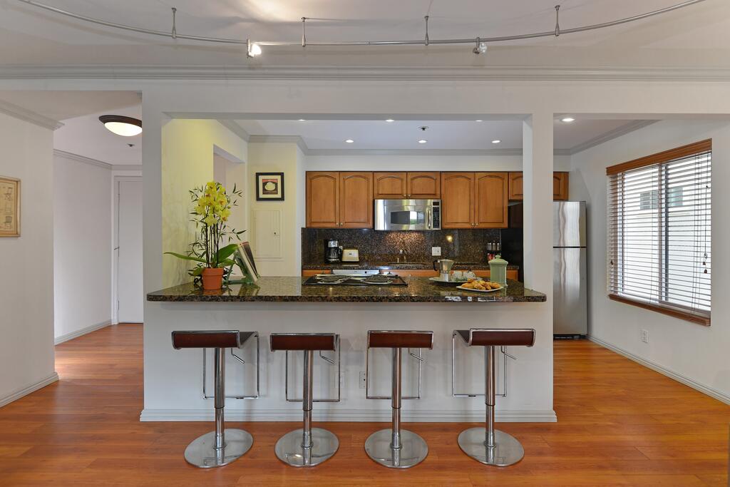 203 - Perfect Condo - thumb 2