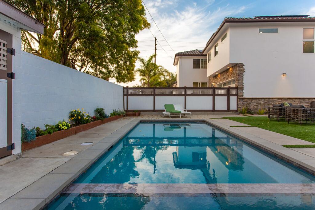 $5M Modern Venice Home W Pool And Outdoor Living - thumb 3