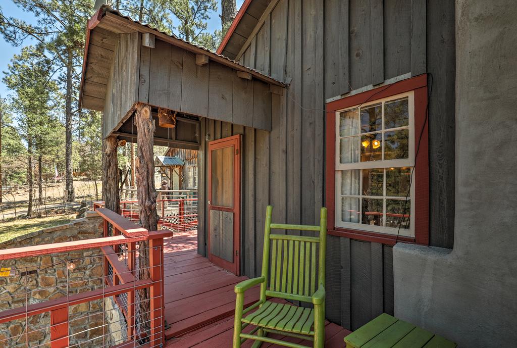 'Enchanted Antler' Ruidoso Cabin Near Midtown - thumb 3