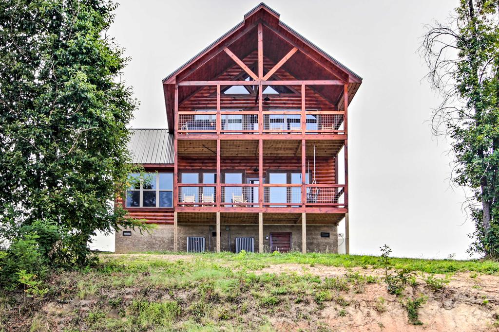 'Majestic Mountain Magic' - 3 Miles To Dollywood! - thumb 1