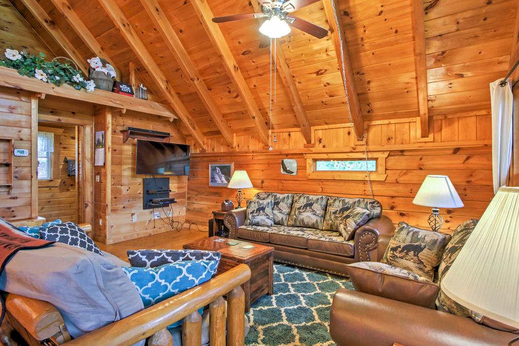 'Majestic View Hideout' Sevierville Cabin With HotTub - thumb 0