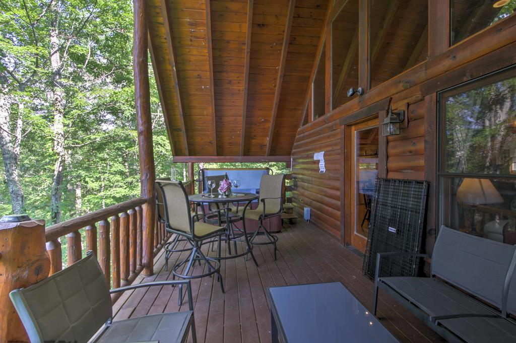 'Majestic View Hideout' Sevierville Cabin With HotTub - thumb 3