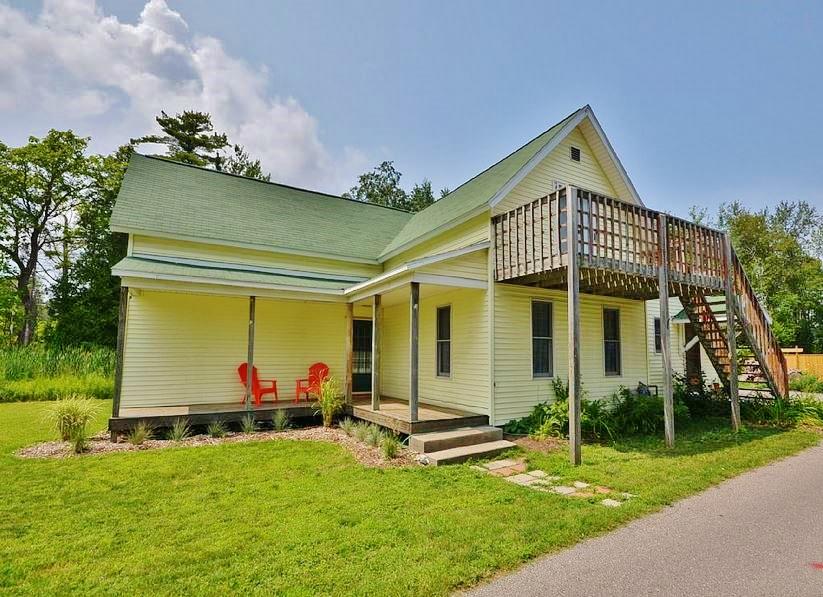 'Schooner House' Traverse City Cottage W/Deck! - thumb 2