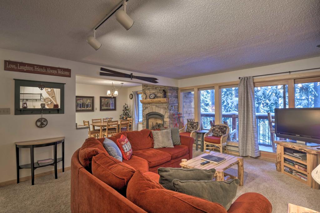 'Snowdogs' Large, Cozy Condo Steps To Breck Lifts! - thumb 0