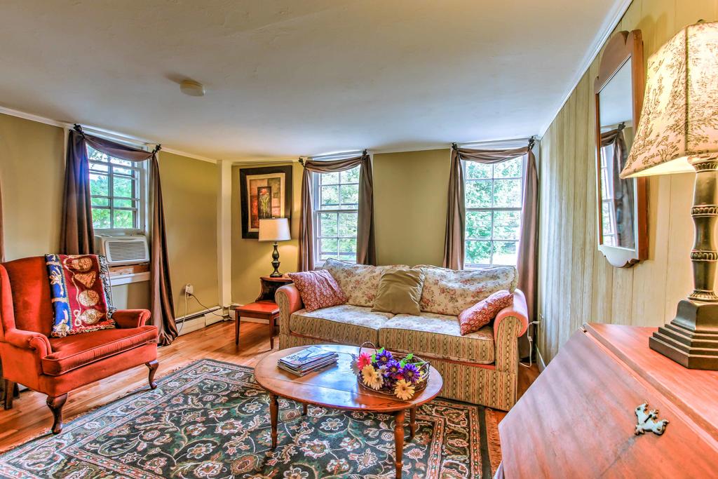 'Stagecoach Inn'-Historic Home With Patio By Casinos! - thumb 3