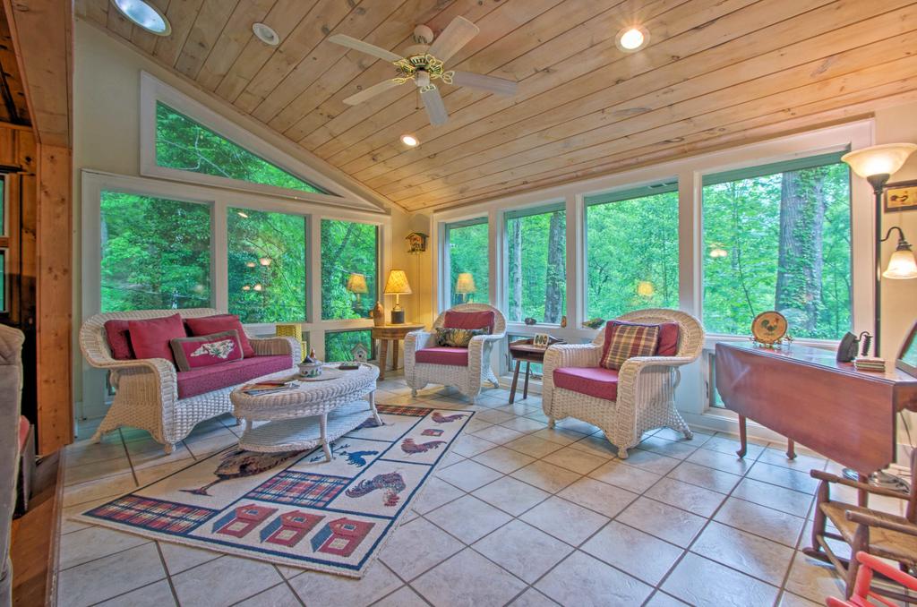 'Summit Splendor' Smoky Mountain Cabin With Views! - thumb 2