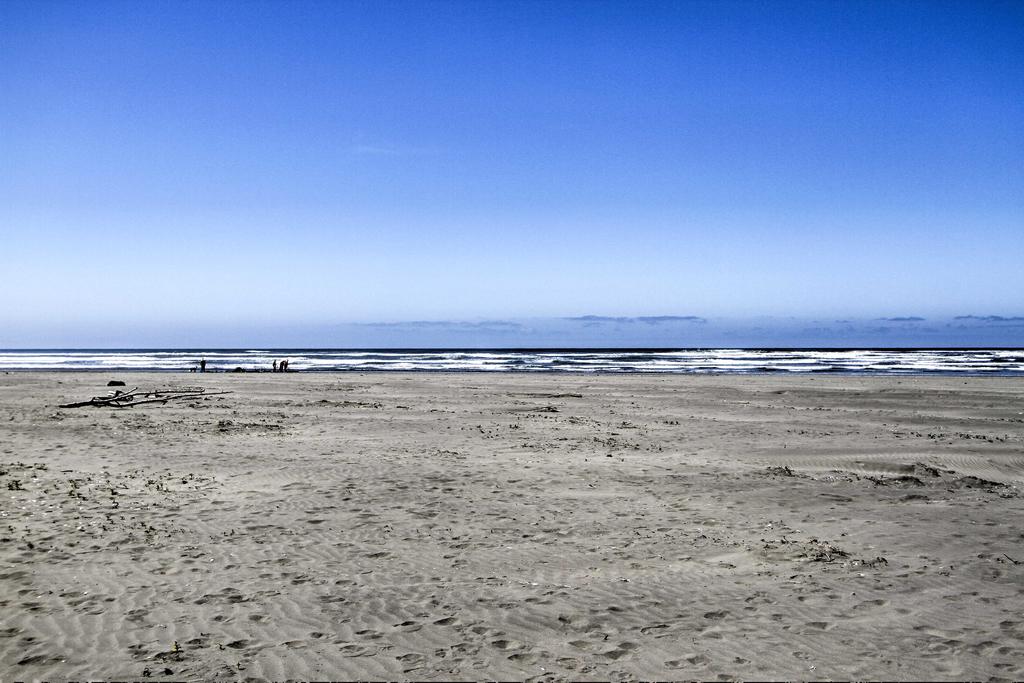 'The Little Orca's'- 200' Walk To The Beach! - thumb 2