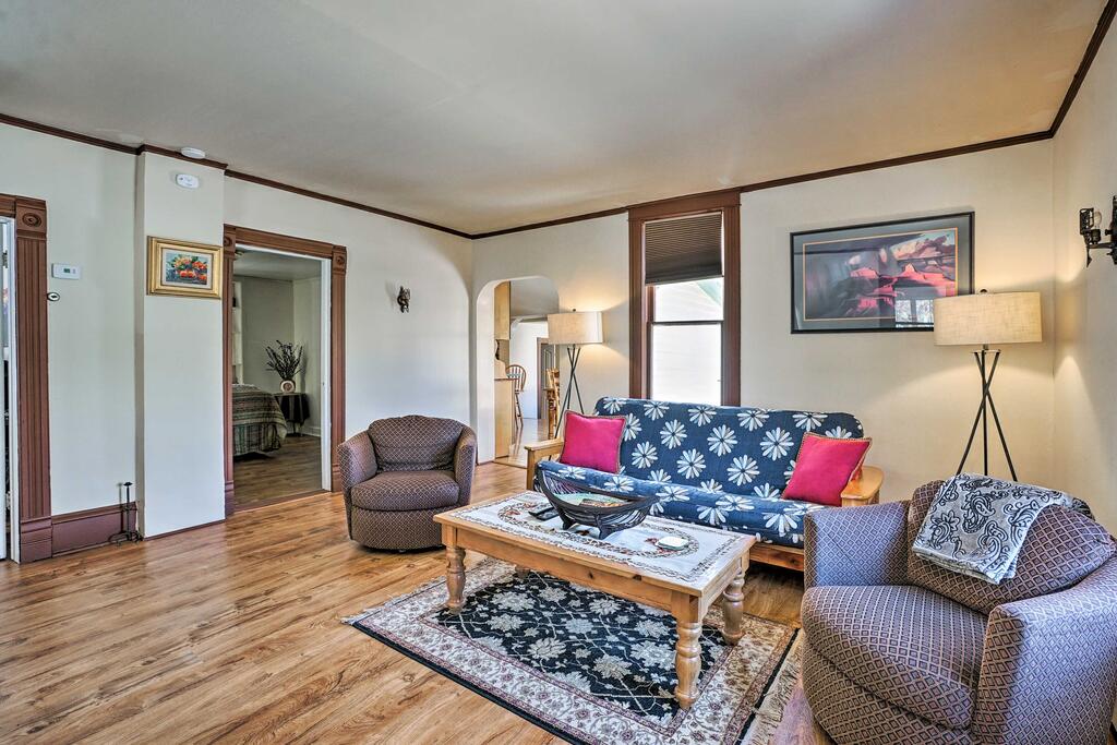 'Victory Victorian House' Walk To Downtown! - thumb 2