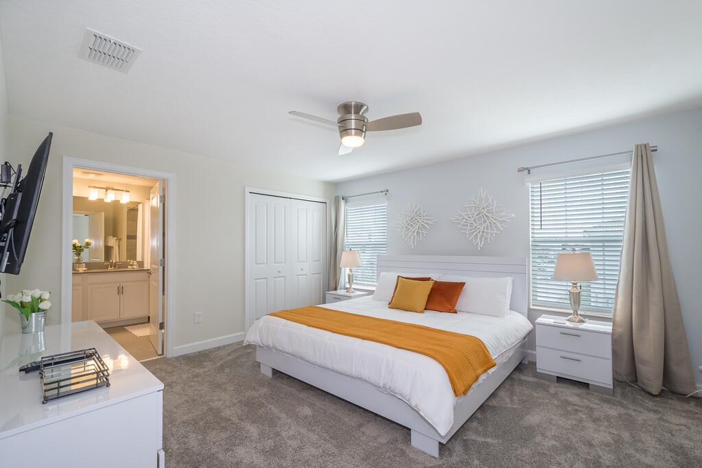 (DM4999) Storey Lake Home 4/3 Private Pool & Free Waterpark - thumb 2