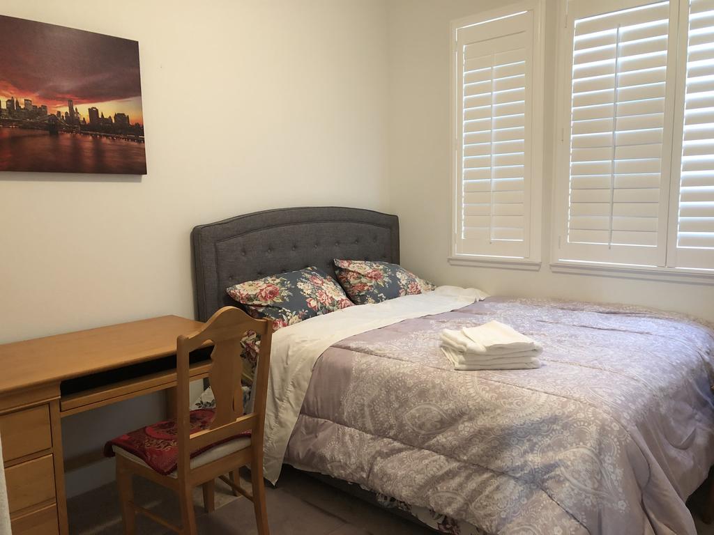 1 Private Queen Room - thumb 2