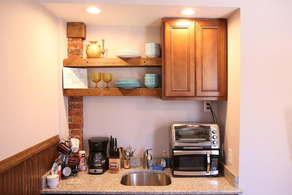 10 Min To Town Center & Wedding Venues W WalkScore 96 & Super Fast WiFi - thumb 0