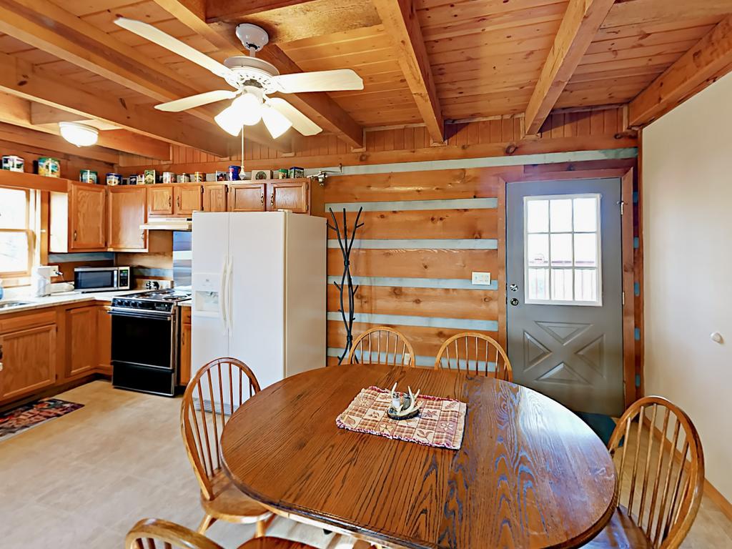 1065 E Foothills Dr Cabin - thumb 1