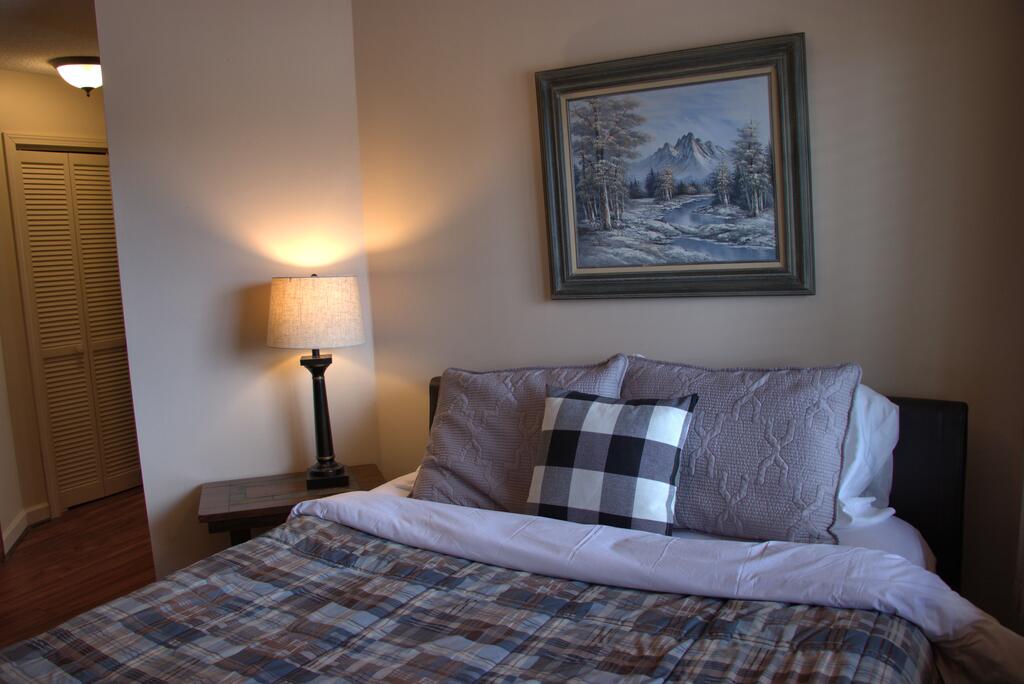 1214 - Platinum 2 Bdrm- 850 SF Sleeps 6 - thumb 2