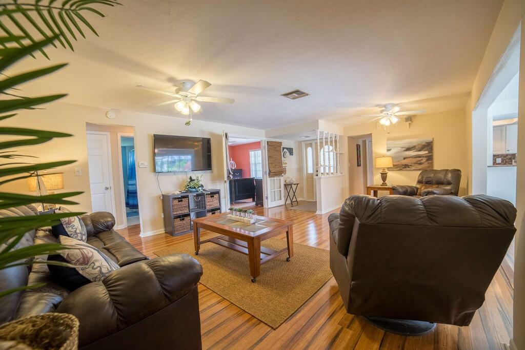 1453 Viking Ct - thumb 2