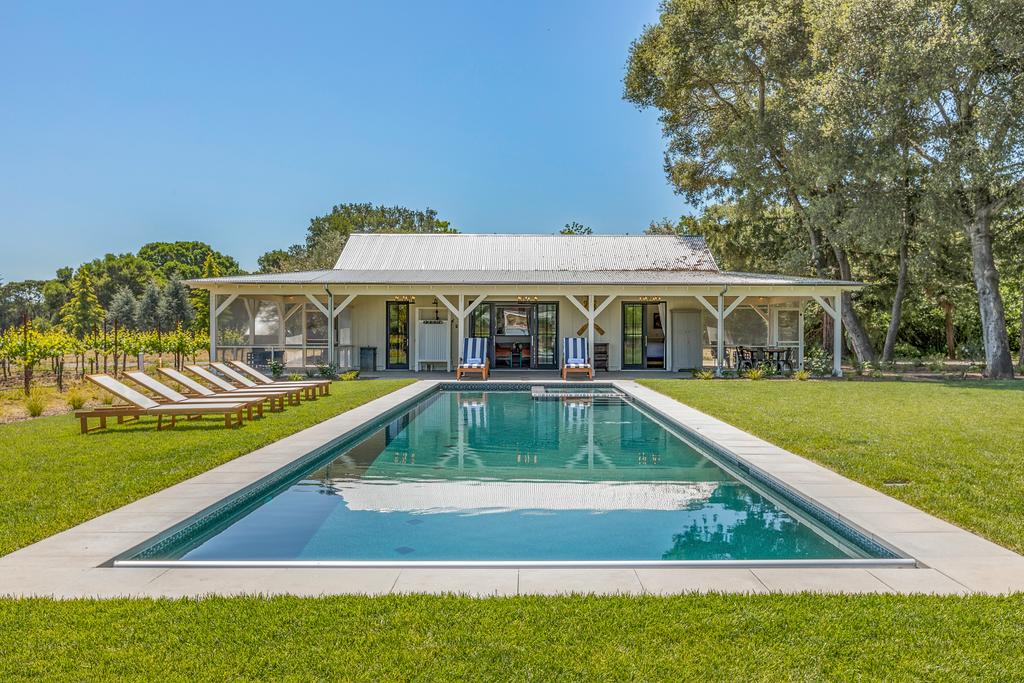 21007 Broadway Home - thumb 0