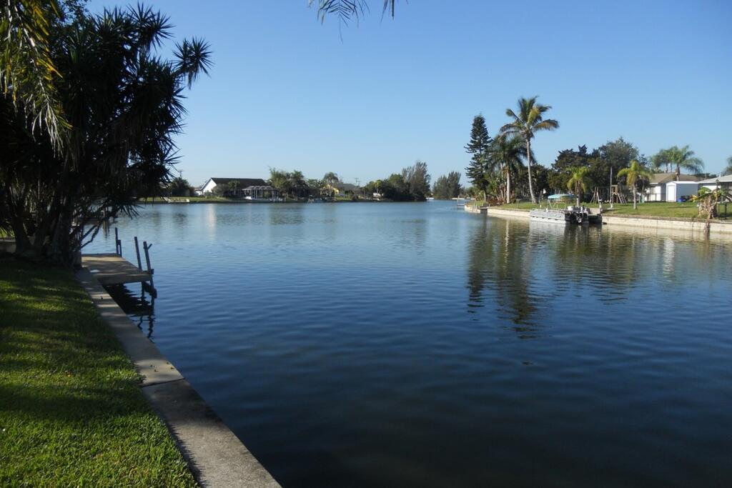 2318 SE 6th Ave - thumb 2