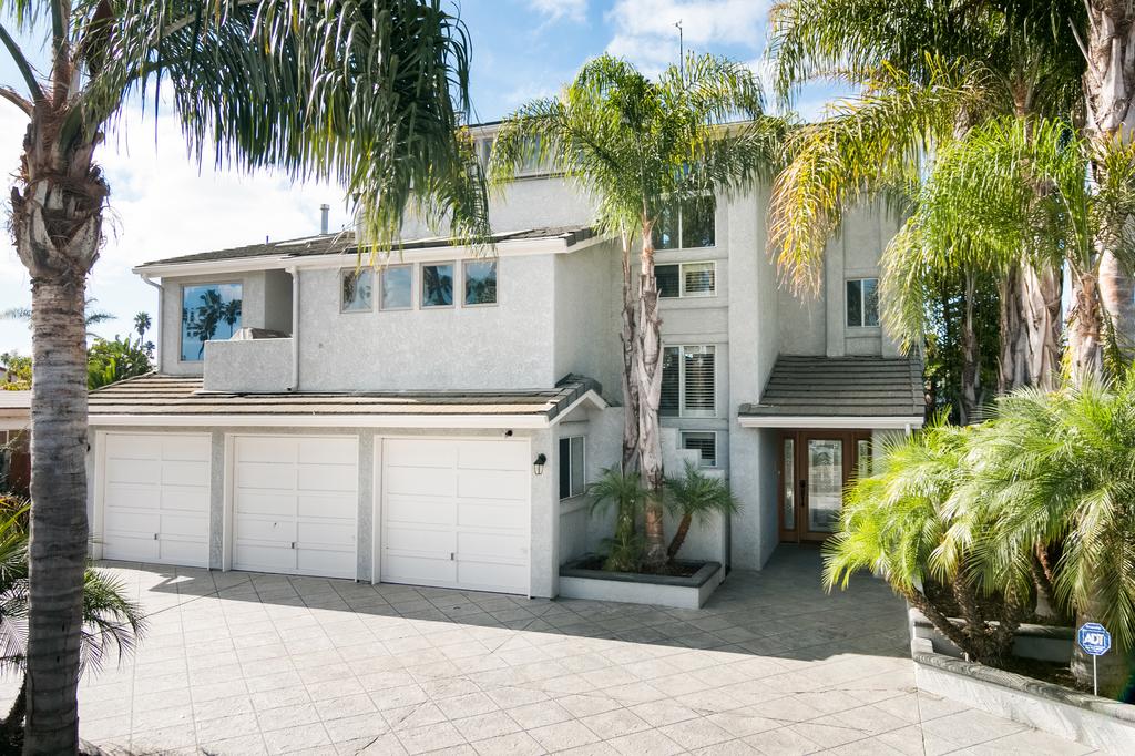 2462 Pierpont Blvd Home - thumb 3